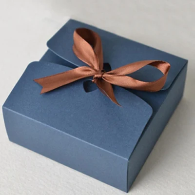 리본, 결혼식 생일 마분지 선물 상자를 가진 주문 Kraft 종이 선물 상자